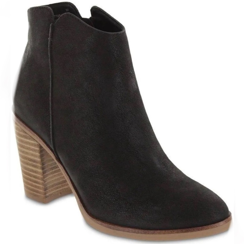 MIA Women's Patton Chocolate Ankle Stacked Heel Boots Bootie’s Shoes Size 9 NWT